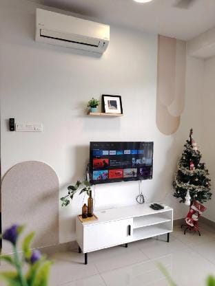Walk to waterfront Desa Park City NEW! Vacation rental in Petaling Jaya