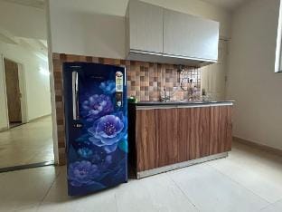 Flat in Wave-Estate (85 sector) Vacation rental in Punjab, India