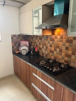 Flat in Wave-Estate (85 sector) Vacation rental in Punjab, India