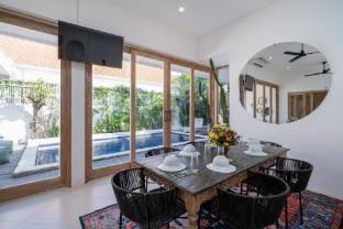Villa Tramonto-3BR Near Canggu Beach Vacation rental in North Kuta