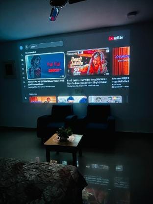 Bathtub & Big screen retreat Vacation rental in New Delhi