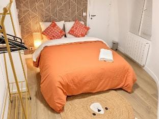 Cozy Latin Quarter Stay near the Seine/Metro/For 4 Vacation rental in Paris