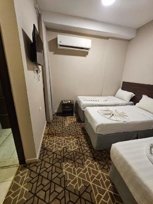 Room 4 beds No. 301 Vacation rental in Mecca