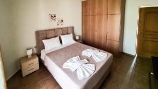 Sklavaki Traditional Villa - Private Pool   Views Vacation rental in Crete Region