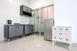 Cozy 3B3B - 6 pax | F&B & Mart | Chan Sow Lin Vacation rental in Federal Territory of Kuala Lumpur