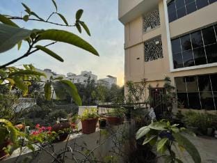 Visitors Lounge by MMG-3BHK Dlx Flat GF BHills Vacation rental in Hyderabad