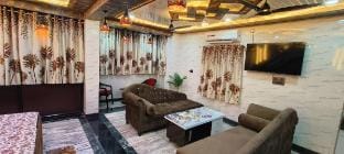 Ganga Kinare ~ On National Highway ~ Haridwar Vacation rental in Uttarakhand