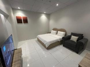 3 Medinah Peace- One bus to Masjid Nabawi Vacation rental in Medina