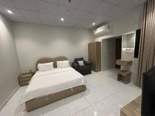 3 Medinah Peace- One bus to Masjid Nabawi Vacation rental in Medina