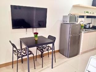 Terra Nueve Escape - 1br with Balcony Staycation Vacation rental in Las Pinas