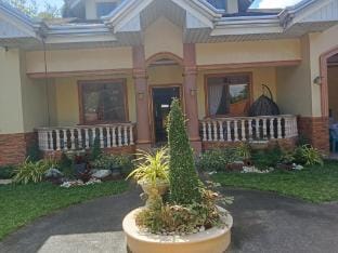Albert AirBNB Vacation rental in Tagaytay