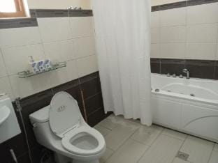 Albert AirBNB Vacation rental in Tagaytay