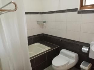 Albert AirBNB Vacation rental in Tagaytay