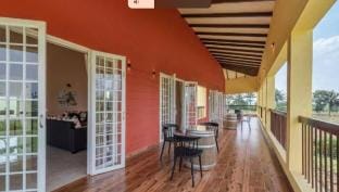 Erehwon Vacation rental in Maharashtra