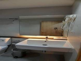 Stylish Twin Beds  Superior Modern Living Vacation rental in Bangkok