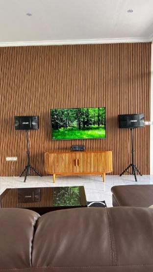 Kintamani Hills – Villa with Pool View Vacation rental in Cisarua