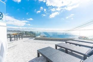 Midnight House by Atlantic Holiday Vacation rental in Câmara De Lobos