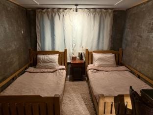 South Wing by mUErAdO(twin bed) 홍대 연남동 Vacation rental in Seoul
