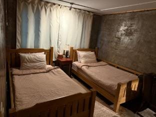 South Wing by mUErAdO(twin bed) 홍대 연남동 Vacation rental in Seoul