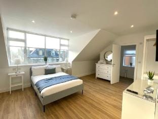 Ivory House - Beautiful 6 Bedroom House Vacation rental in Great Yarmouth