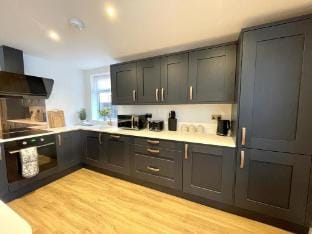 Ivory House - Beautiful 6 Bedroom House Vacation rental in Great Yarmouth