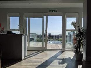 Cliff Cottage - Luxurious Seaview Retreat Vacation rental in Great Yarmouth