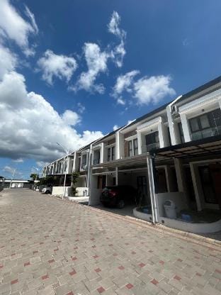 HOUSE io by Kanijewarooms Vacation rental in Special Region of Yogyakarta