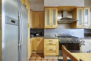 Hayy Contractor House 5 Bedroom Huddersfield  Sleeps 18 Vacation rental in Huddersfield