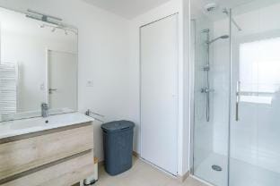 Cozy 3-BR Flat w/ Terrace near Vannes Old Town Vacation rental in Vannes