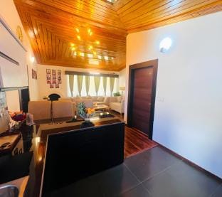 Himalayan Experience, Panoramic Views @Mutkeshwar Vacation rental in Uttarakhand