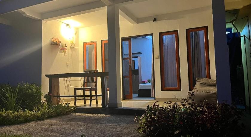Dewenten Home Stay with view mount agung Hotel in Karangasem Regency