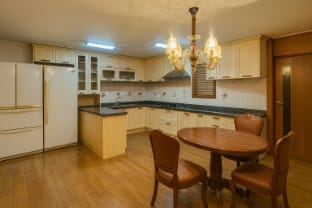 Clean, Very Large Accommodation Suitable for Large Groups - Jukdo Guesthouse, Fully Furnished Apartment in South Korea