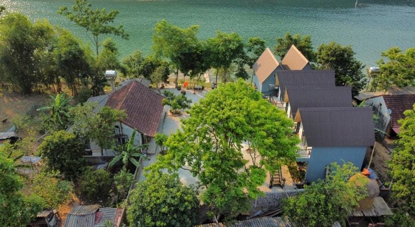 Little Rock Homestay Hotel in Laos