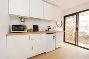 Cozy Studio Suite in House - Private Kitchen Bath Vacation rental in Brisbane