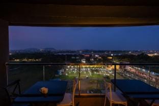 Room By Steazy Vacation rental in Pune