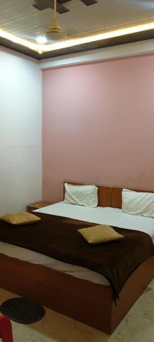Dev PG Stay  Vacation rental in Uttar Pradesh
