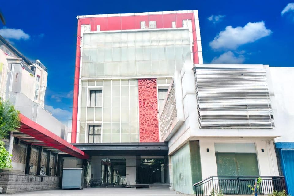 Collection O Hotel Antara - 6 Hour Stay Hotel in Jakarta