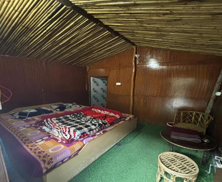 The Gauri Huts And Restaurant Hotel in Uttarakhand