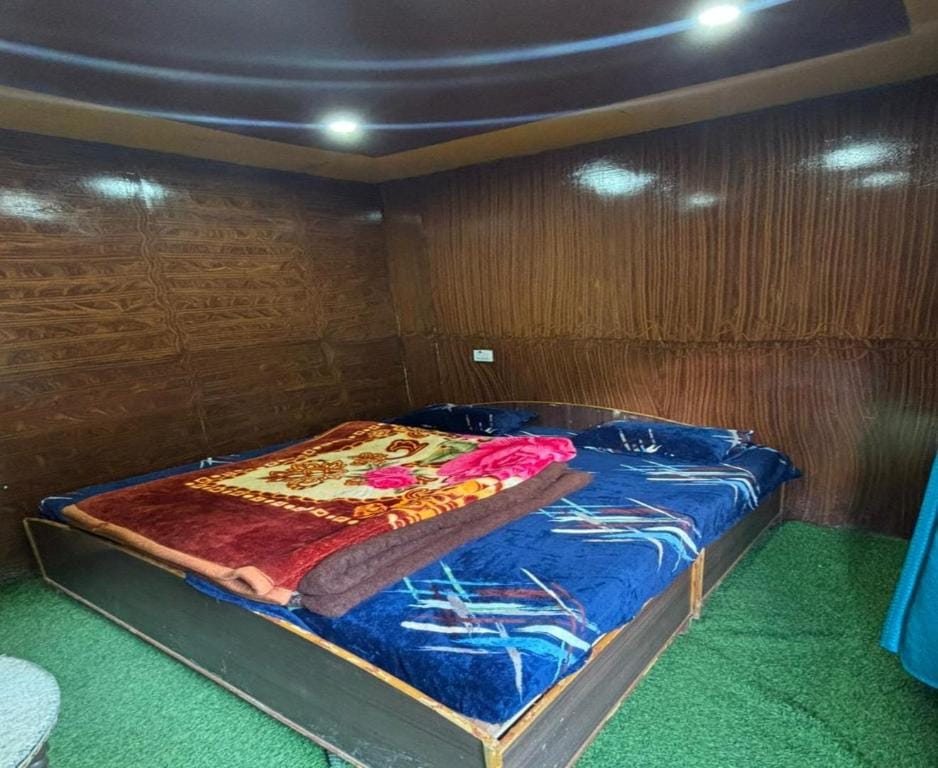 The Gauri Huts And Restaurant Hotel in Uttarakhand