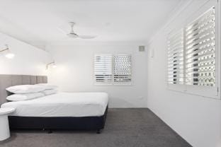 Stylish 3-Bed Newport Stay with Balcony Apartment in Pittwater Council