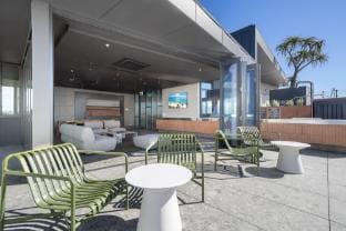 Chic Studio Stay Near Cafés and Coastline Apartment in North Fremantle