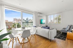 Coastal 2-Bed Apartment Steps from Manly Beach Apartment in Manly