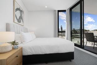 Spacious 2-Bed Apartment with Rooftop Views Apartment in North Fremantle