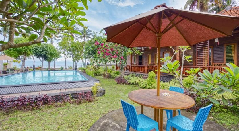 Putri Nusa Beach Hotel in Nusapenida