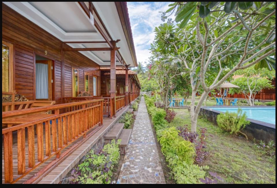 Putri Nusa Beach Hotel in Nusapenida