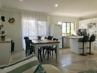 Spacious Family Retreat on the edge of Tenterfield Apartment in Tenterfield