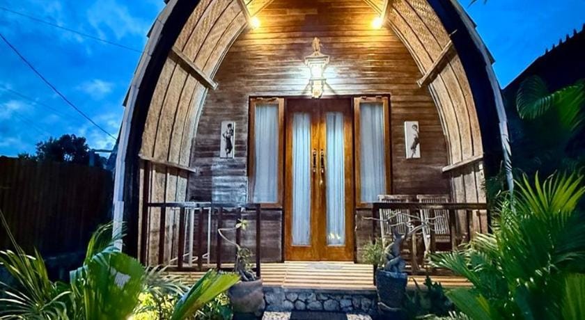 The Suwi Huts Hotel in Nusapenida