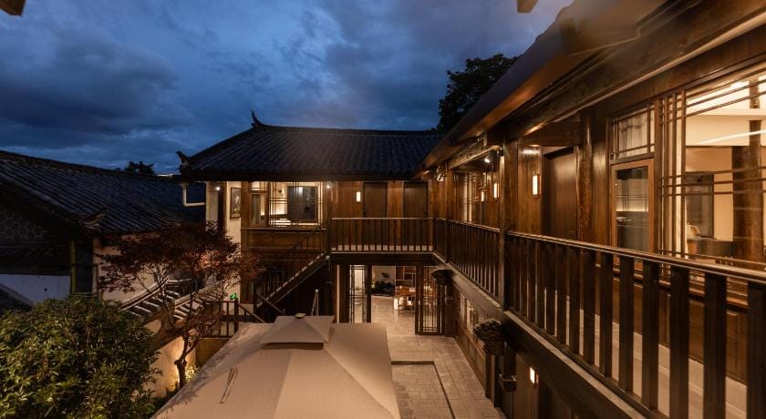 松枫三墅丨花园庭院丨丽江古城木府店 Hotel in China