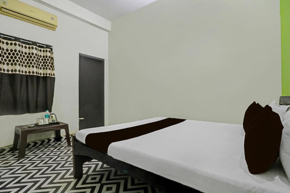Hotel O by OYO Raj Hotel in India