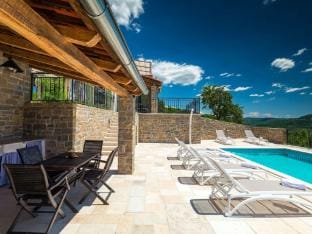 Authentic Villa Banic - Four Bedroom Villa With Pool Villa in Istria County